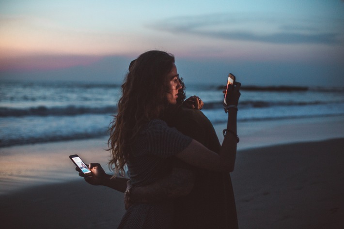 Digital Detox: So gelingt ein bewusster Umgang mit dem Smartphone / Experte der Oberberg Kliniken gibt Tipps