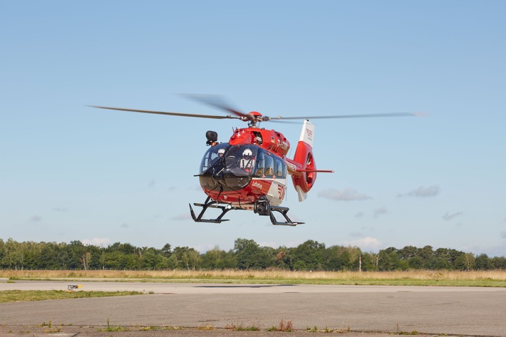 Für schnelles Handeln im Katastrophenfall / DRF Luftrettung stellt Hubschrauber in „Hilfs-Bereitschaft“